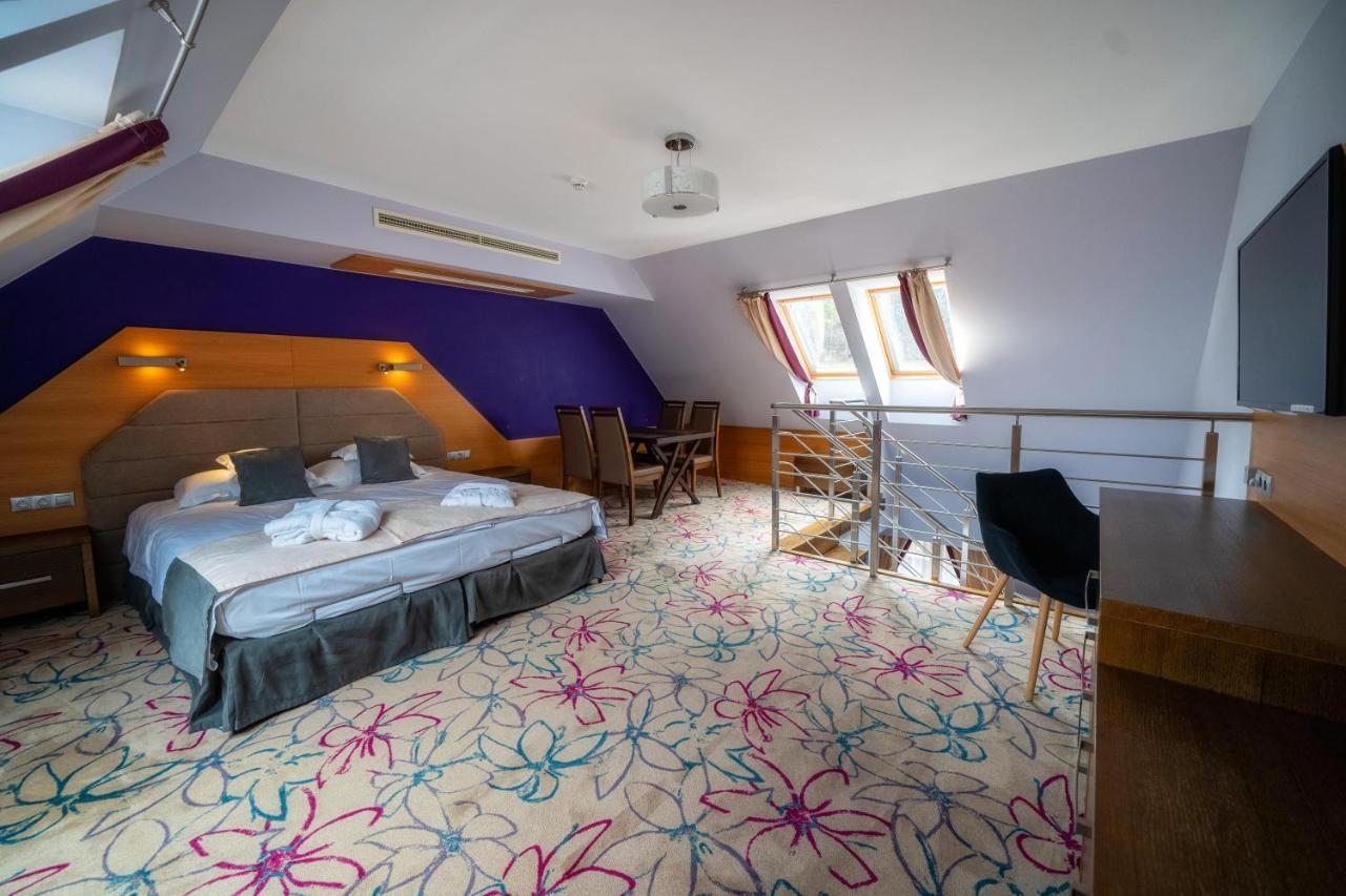 Hotel & Spa Czarny Gron Rzyki Extérieur photo
