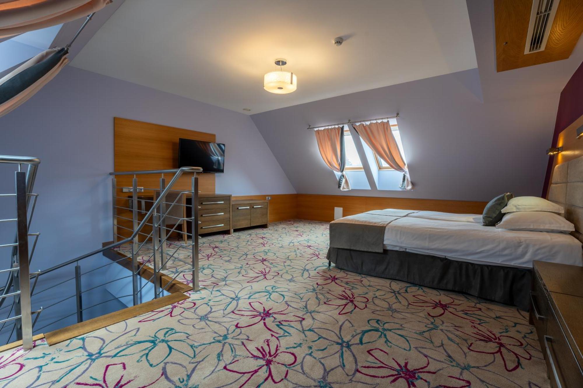Hotel & Spa Czarny Gron Rzyki Extérieur photo