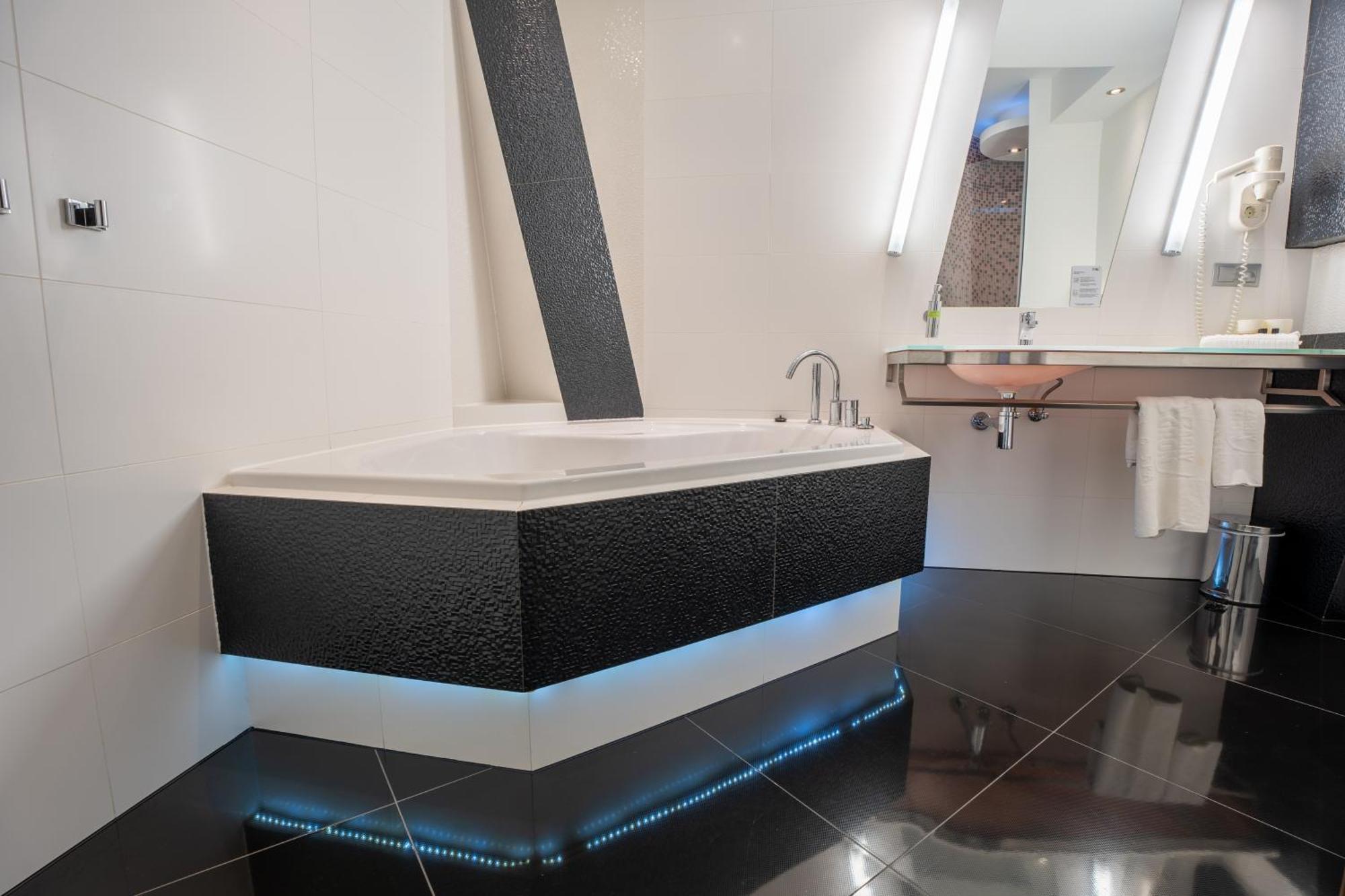 Hotel & Spa Czarny Gron Rzyki Extérieur photo