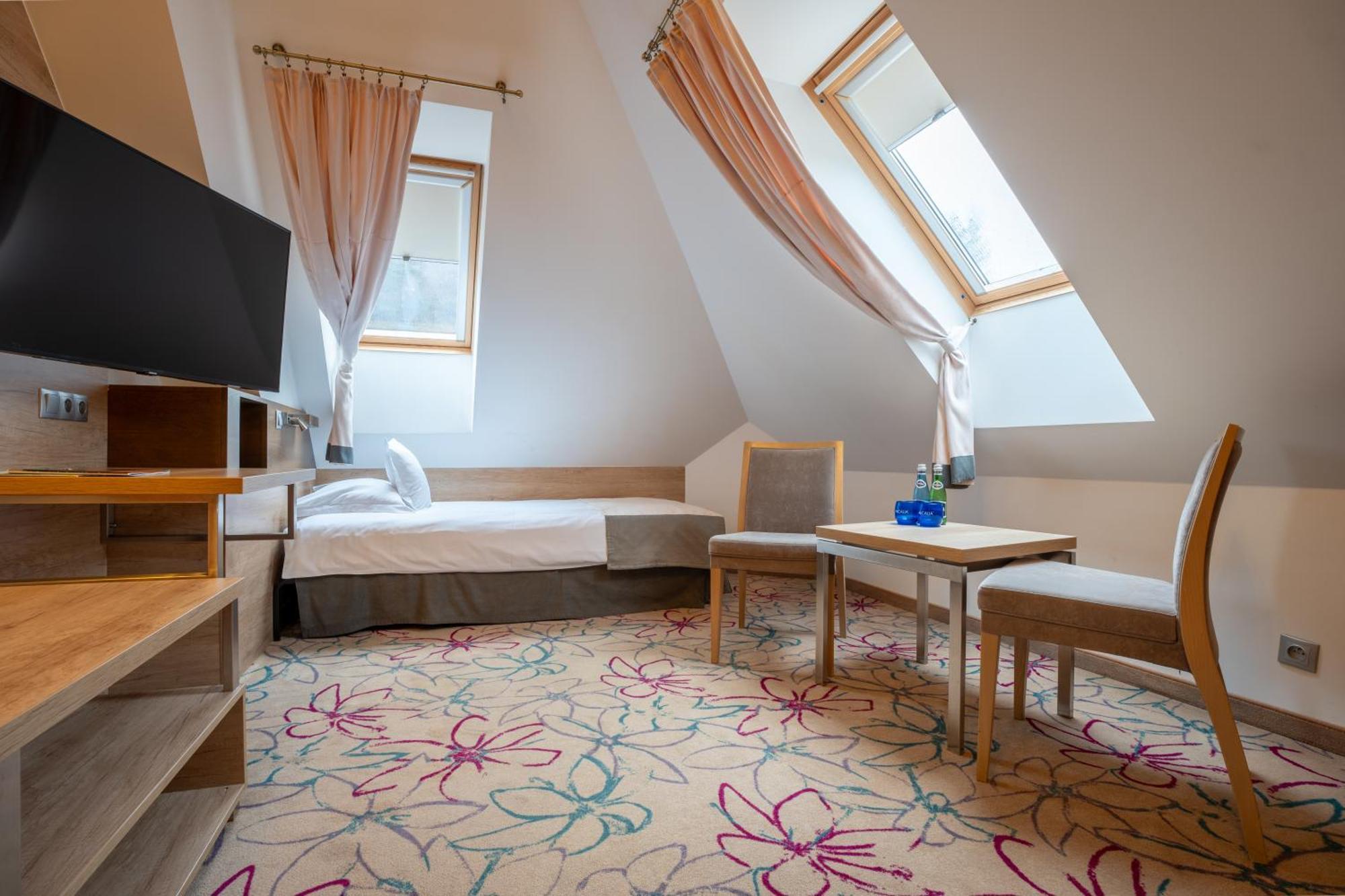 Hotel & Spa Czarny Gron Rzyki Extérieur photo