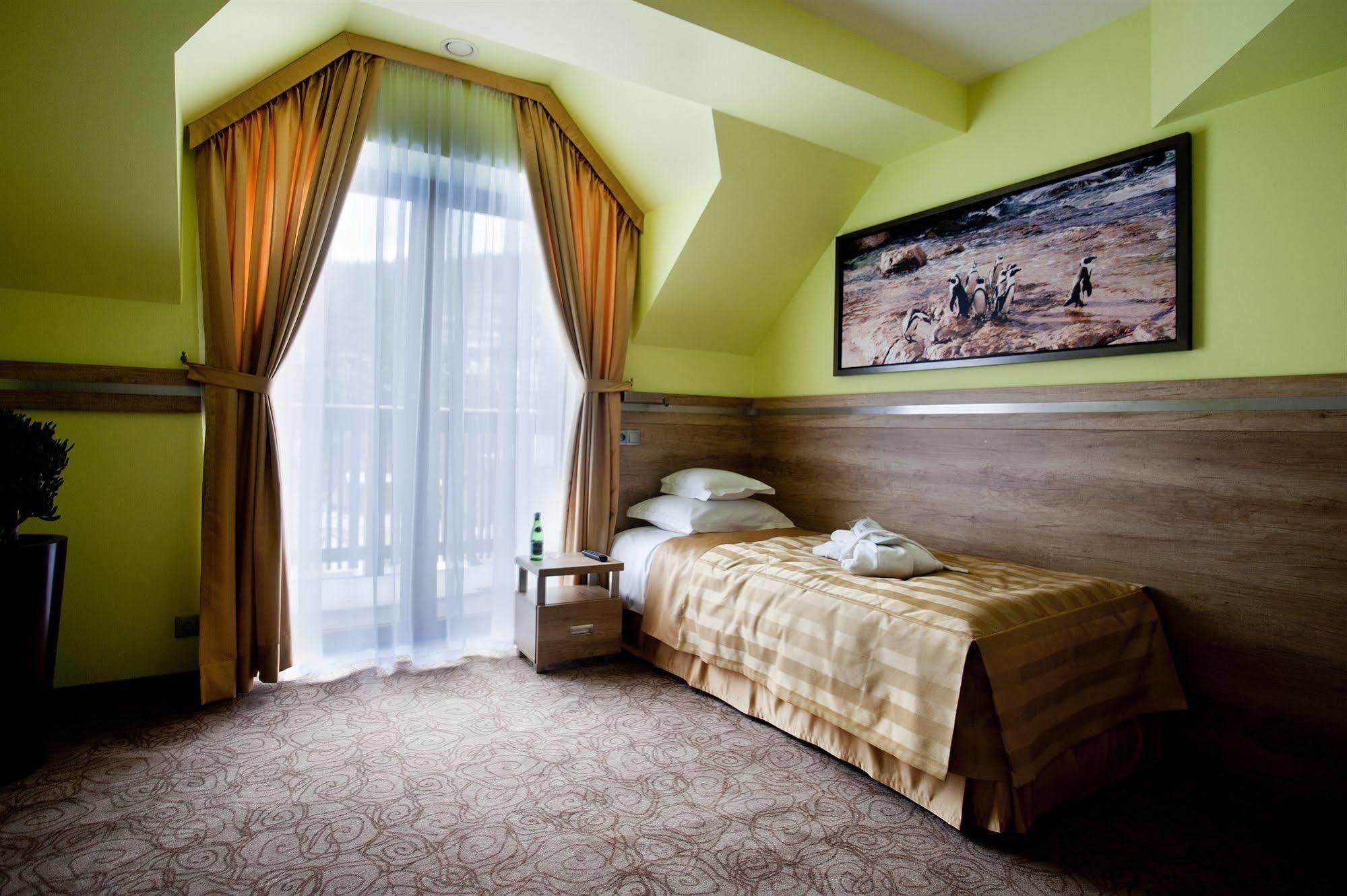 Hotel & Spa Czarny Gron Rzyki Extérieur photo